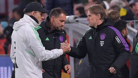 Sếp Bayern: Thua Leipzig cũng không sa thải Tuchel
